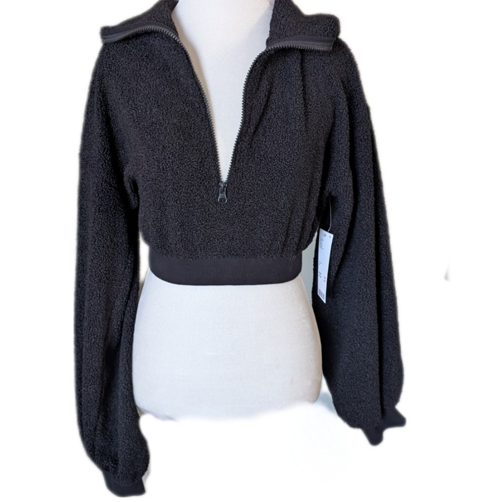 BDG Urban Outfitters Cropped Sweatshirt Medium Black 1/2 Zip Fleece Pullover Top